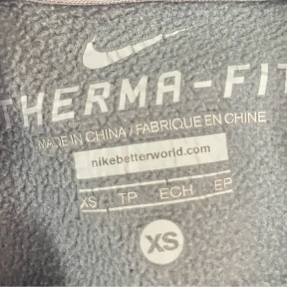 Nike sweatshirt women’s xs therma-fit. Grey and purple long sleeved sweatshirt. - Picture 3 of 3